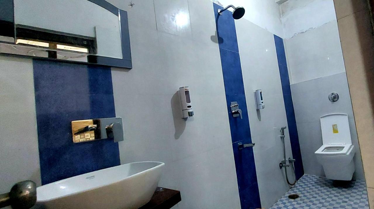 Ap Palace Hotel, Ayodhya Extérieur photo