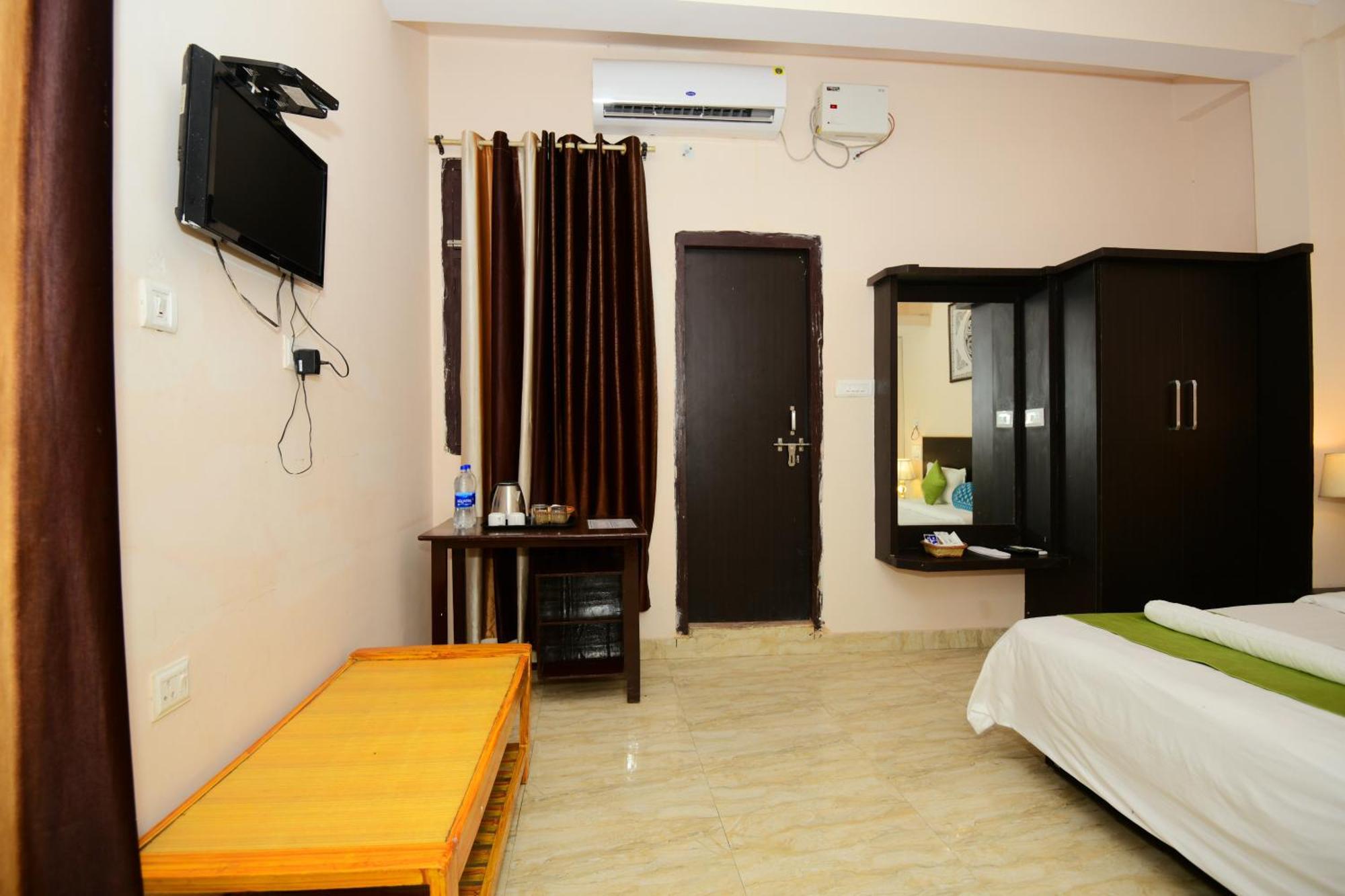 Ap Palace Hotel, Ayodhya Extérieur photo