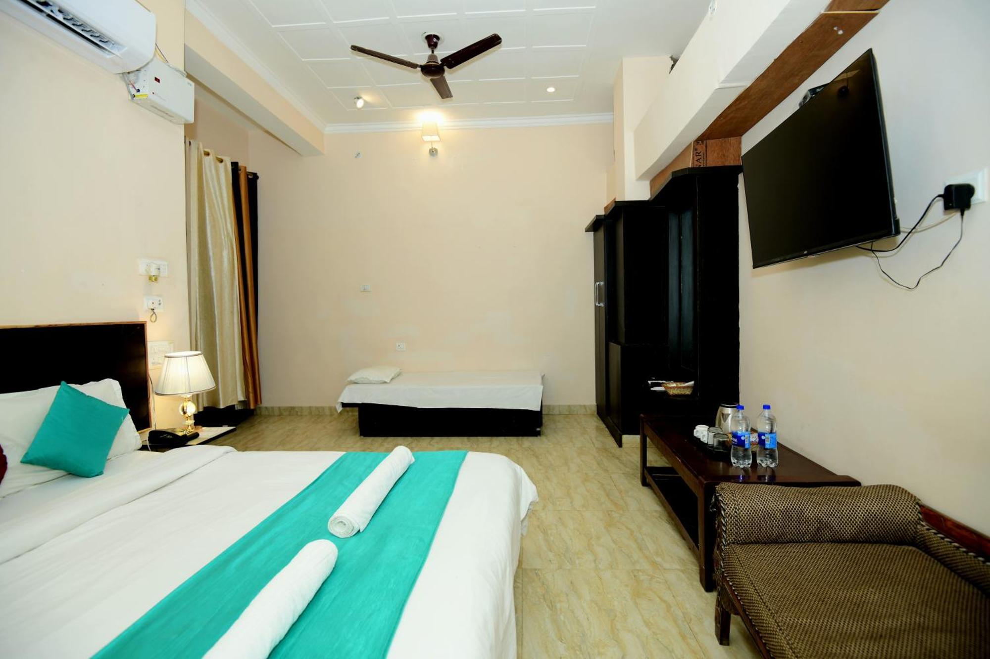 Ap Palace Hotel, Ayodhya Extérieur photo