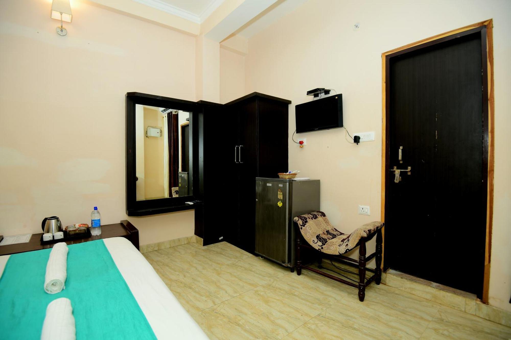 Ap Palace Hotel, Ayodhya Extérieur photo