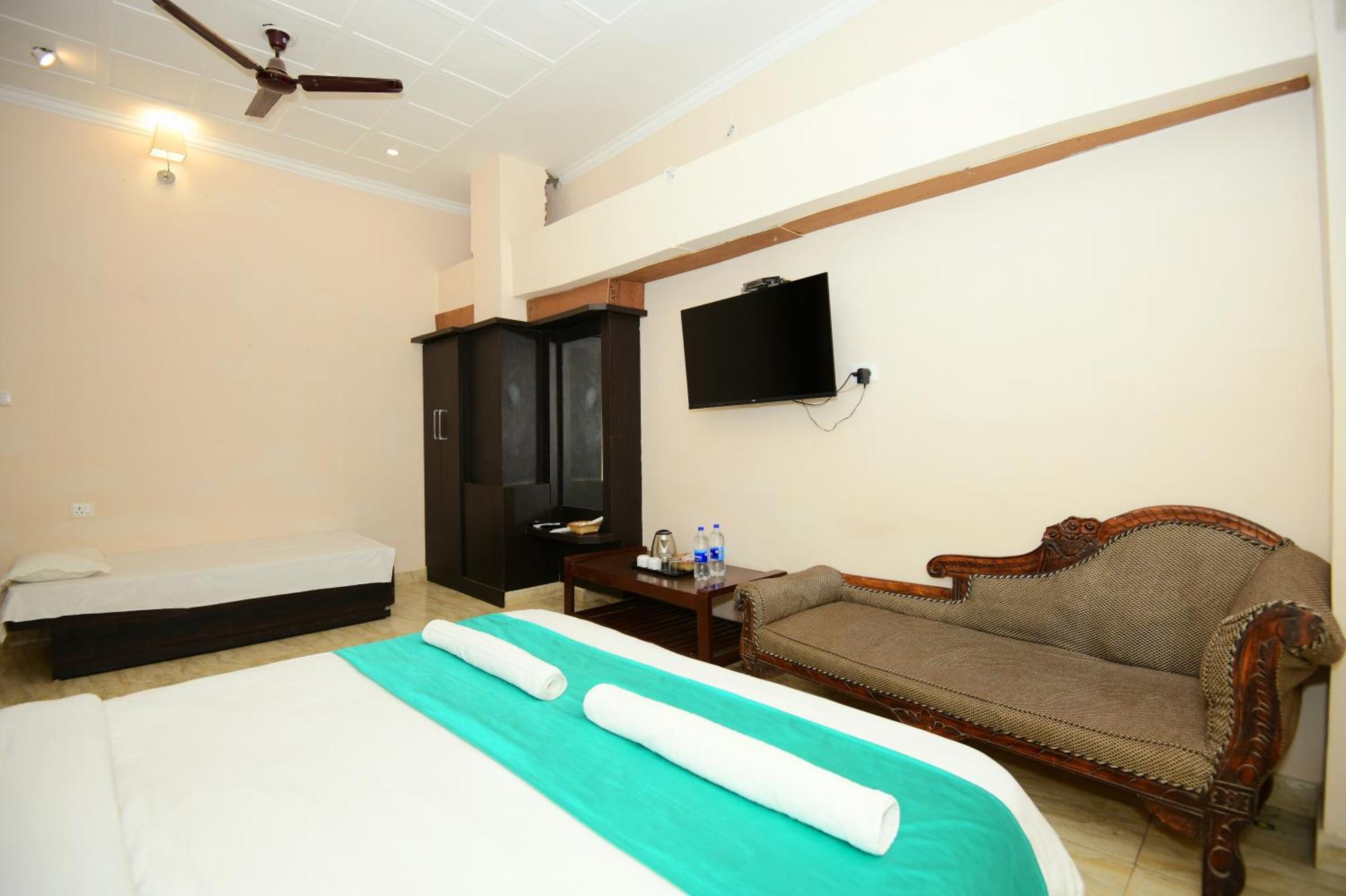 Ap Palace Hotel, Ayodhya Extérieur photo