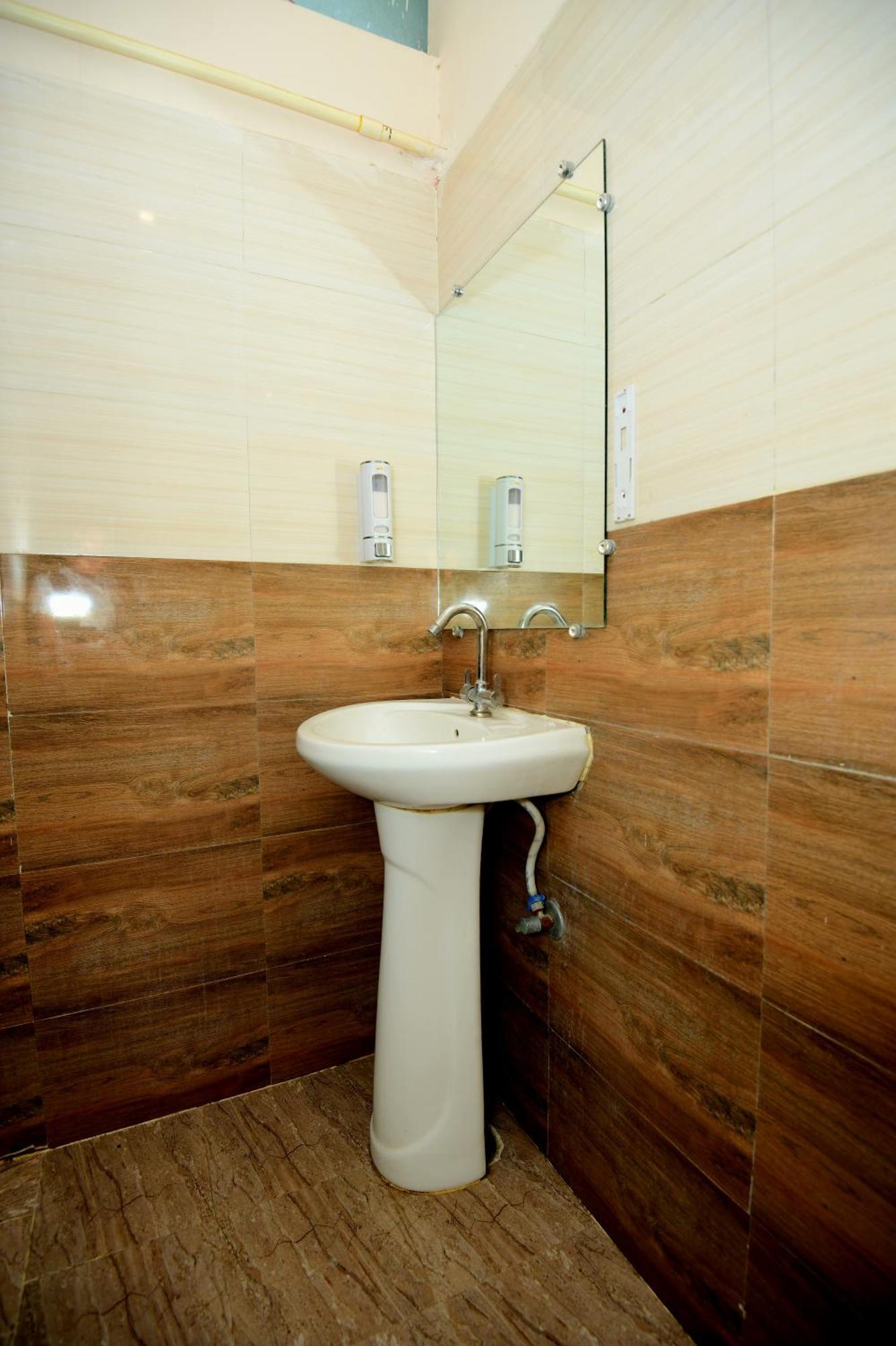 Ap Palace Hotel, Ayodhya Extérieur photo