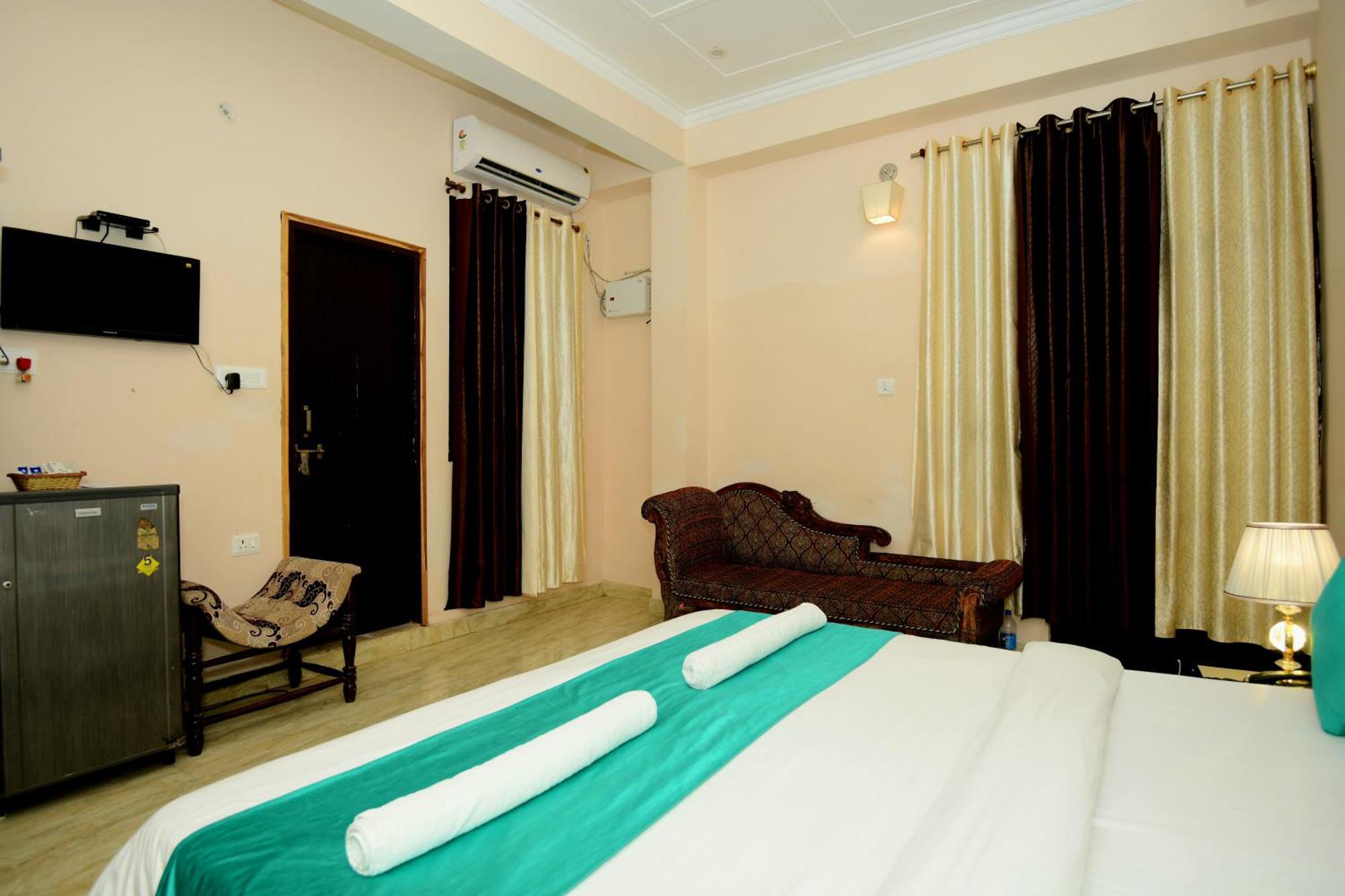 Ap Palace Hotel, Ayodhya Extérieur photo
