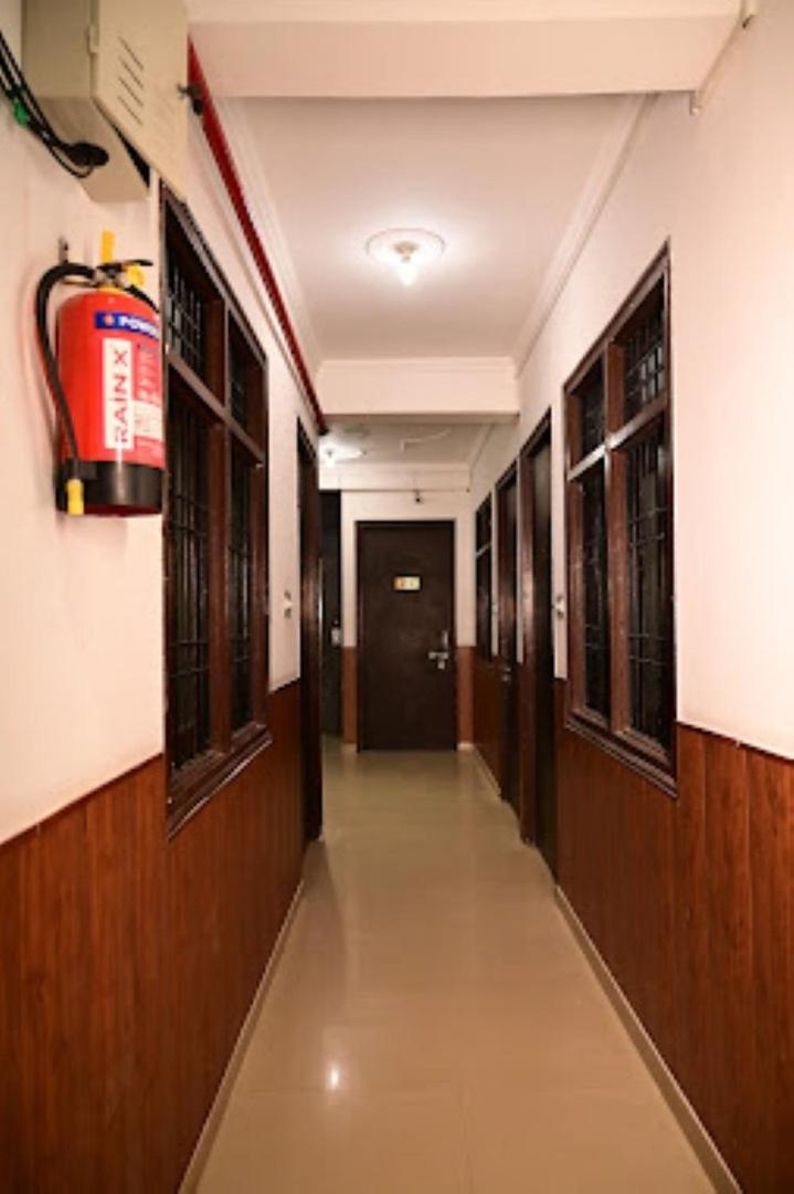 Ap Palace Hotel, Ayodhya Extérieur photo