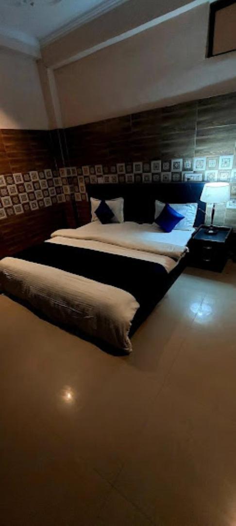 Ap Palace Hotel, Ayodhya Extérieur photo