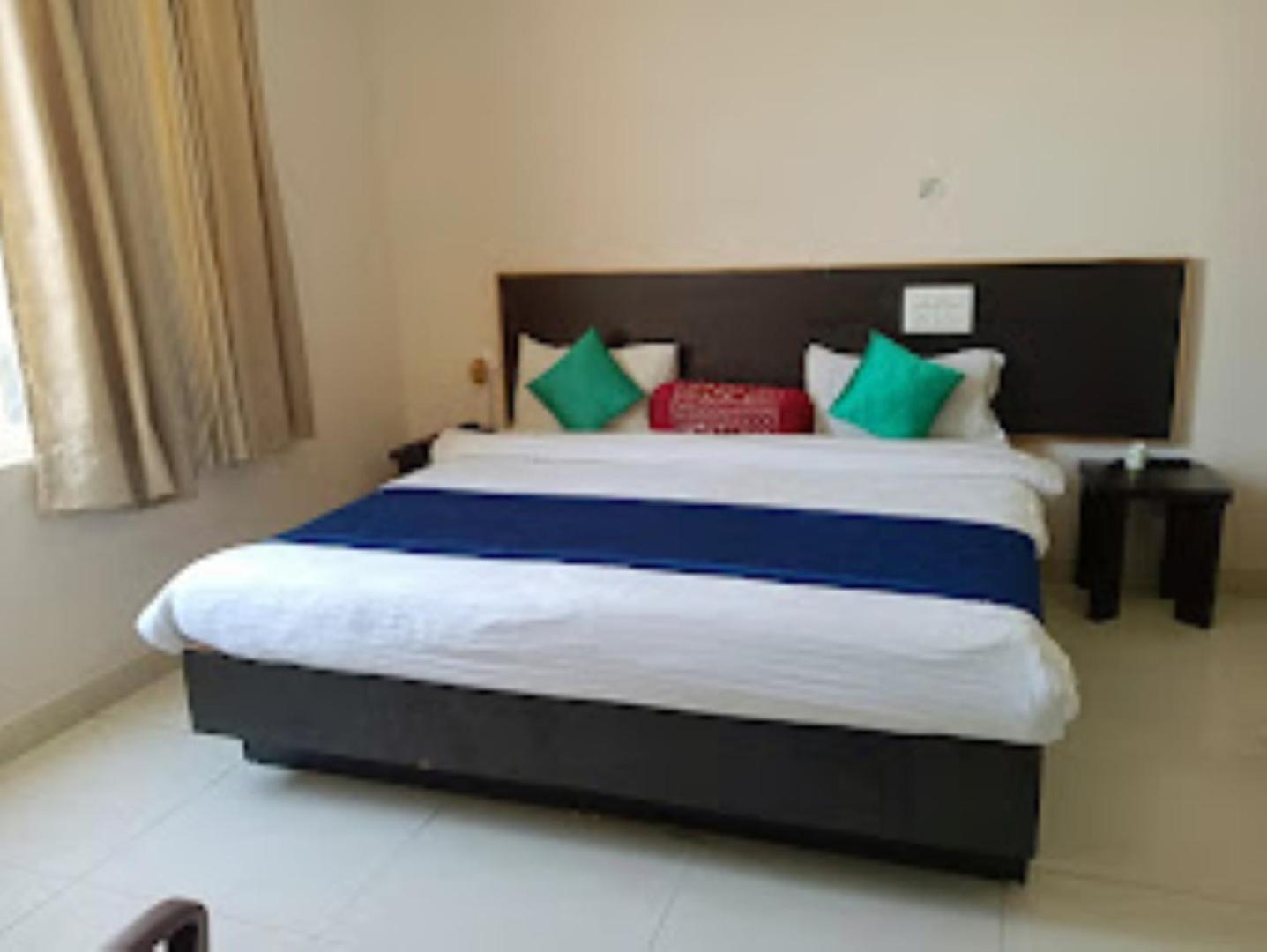 Ap Palace Hotel, Ayodhya Extérieur photo