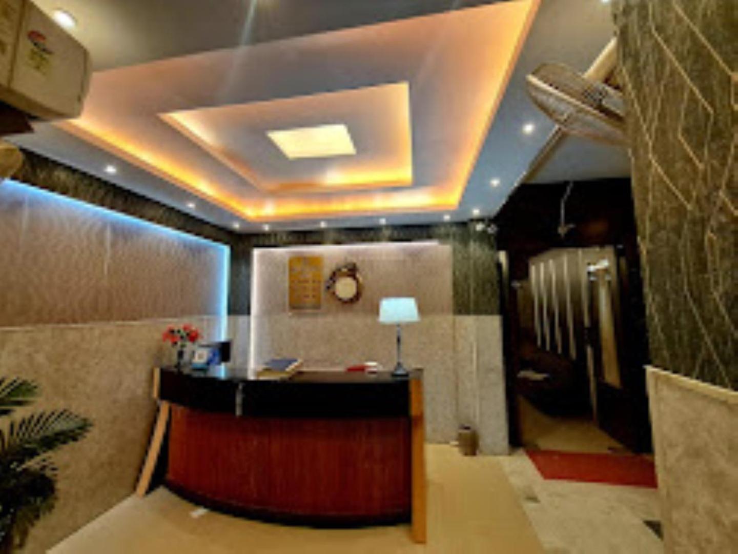 Ap Palace Hotel, Ayodhya Extérieur photo
